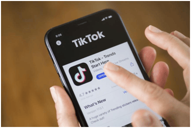 how to reverse video on TikTok